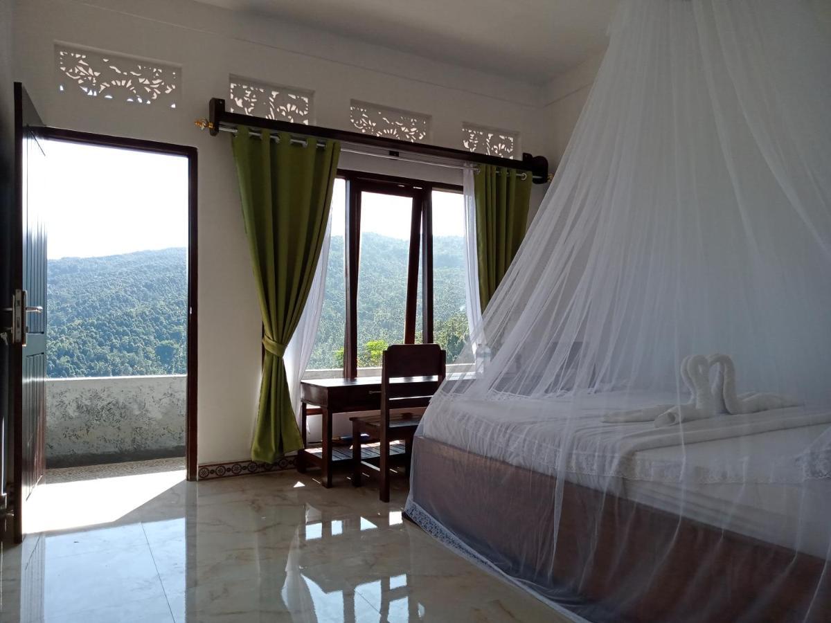 Aris Homestay And Warung Made มุนดุก ภายนอก รูปภาพ