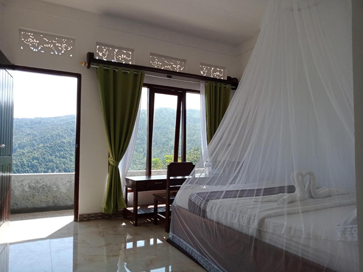Aris Homestay And Warung Made มุนดุก ภายนอก รูปภาพ