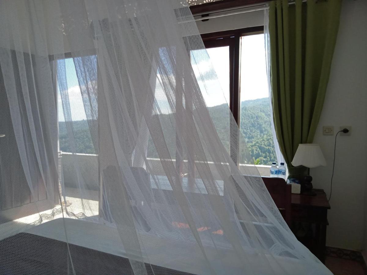 Aris Homestay And Warung Made มุนดุก ภายนอก รูปภาพ