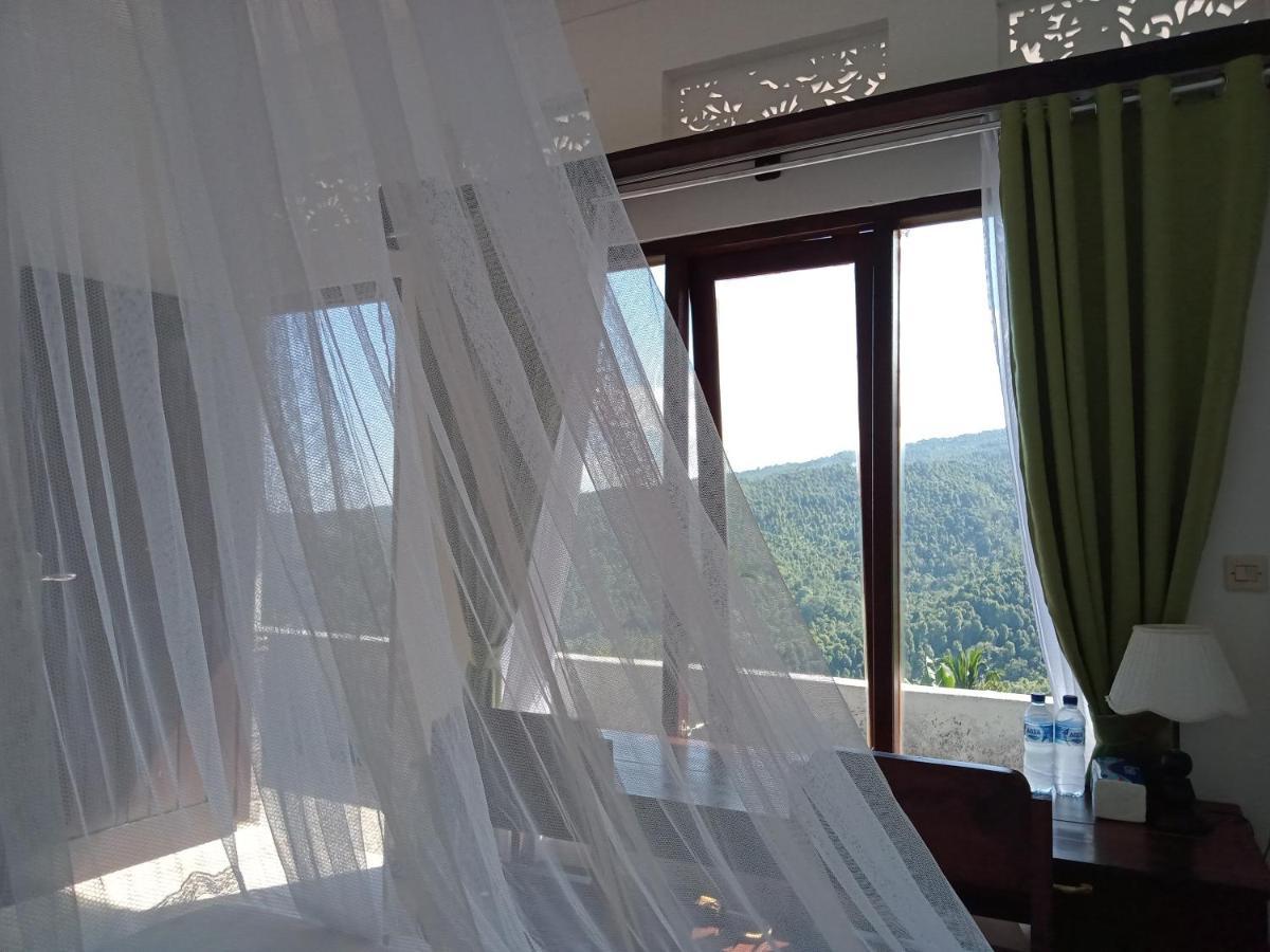 Aris Homestay And Warung Made มุนดุก ภายนอก รูปภาพ