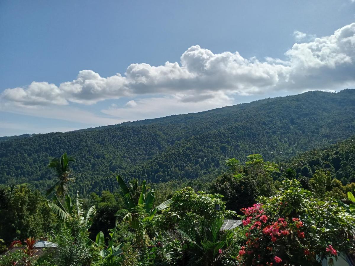 Aris Homestay And Warung Made มุนดุก ภายนอก รูปภาพ