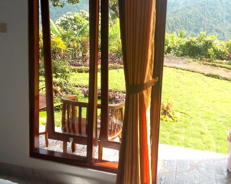 Aris Homestay And Warung Made มุนดุก ภายนอก รูปภาพ
