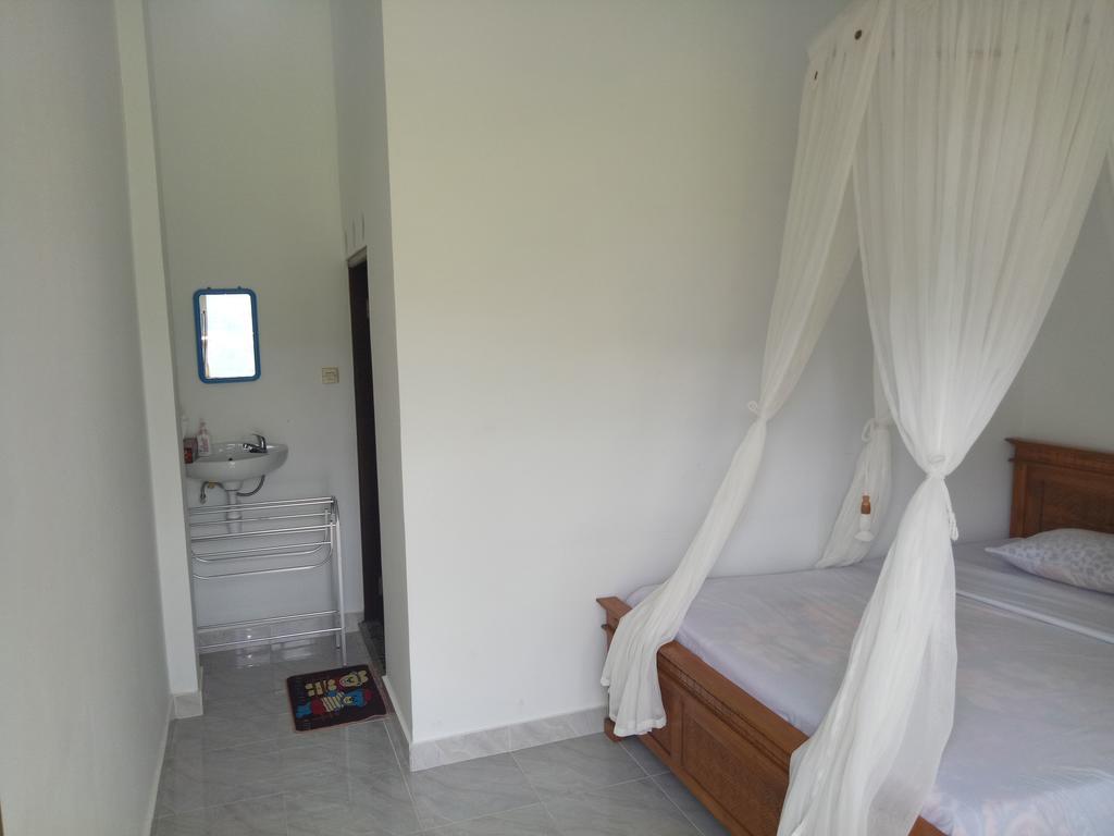 Aris Homestay And Warung Made มุนดุก ภายนอก รูปภาพ