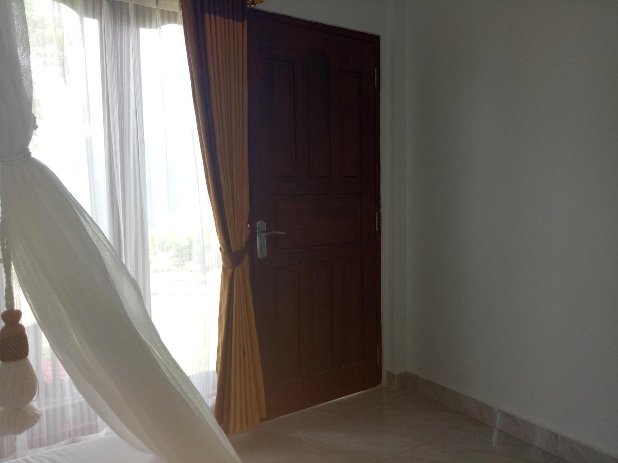 Aris Homestay And Warung Made มุนดุก ภายนอก รูปภาพ