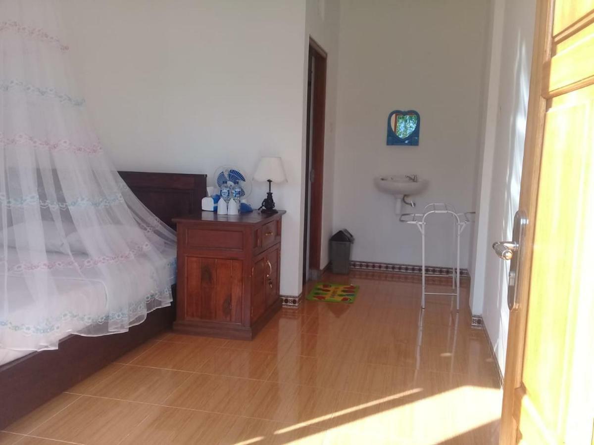 Aris Homestay And Warung Made มุนดุก ภายนอก รูปภาพ