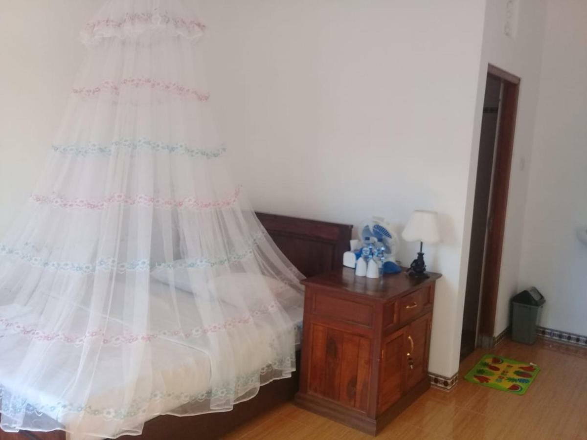 Aris Homestay And Warung Made มุนดุก ภายนอก รูปภาพ