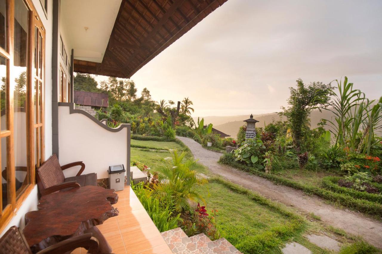 Aris Homestay And Warung Made มุนดุก ภายนอก รูปภาพ