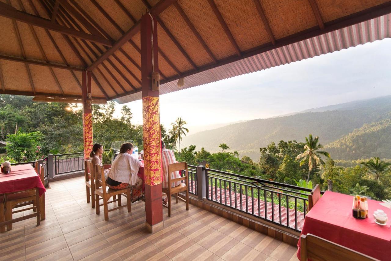 Aris Homestay And Warung Made มุนดุก ภายนอก รูปภาพ